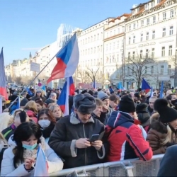 VIDEO: Záznam z dnešní demonstrace: "Jsme lidi, nás nevypnete"