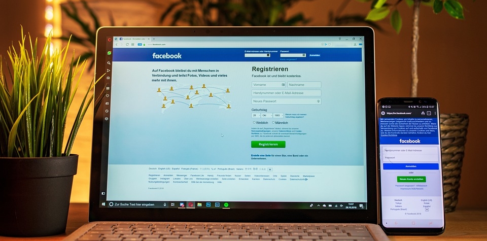 V Česku se šíří podvody na facebooku. Hackeři lákají přihlašovací údaje