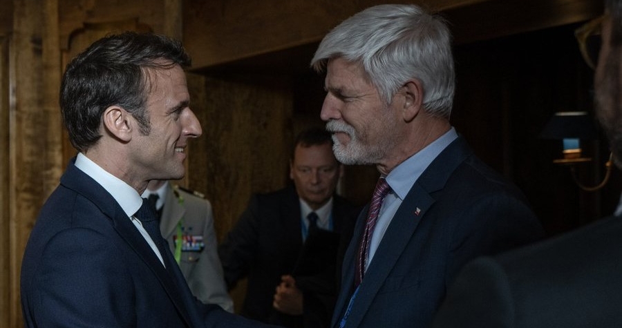 Zvolený prezident Pavel se sešel s hlavou Francie Macronem
