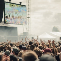 Na festivalu v Jihlavě se zranilo sedm lidí, tlačili se u vchodu do stanu