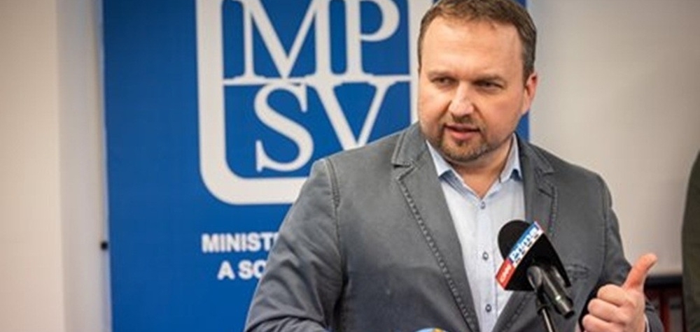 Firmy postižené povodní mohou žádat o příspěvky na mzdy