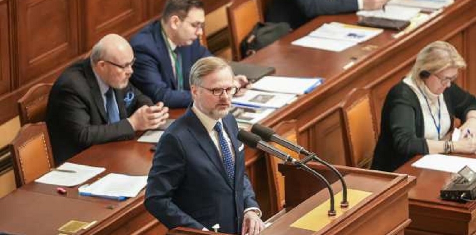 Poslanci projednají zpřísnění azylových pravidel i omezení prodeje pyrotechniky