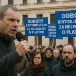 Odbory kritizují vládu za nejednání o platech