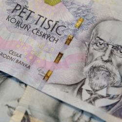 Vlada si pujci 65 miliard korun na modernizaci dopravy Vláda si půjčí 65 miliard korun na modernizaci dopravy