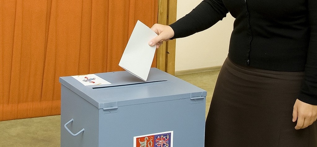 Dvě pětiny Čechů očekávají vměšování Ruska a EU do voleb