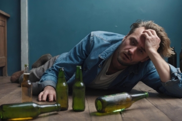 Podle většiny dospělých má být regulace alkoholu přísnější